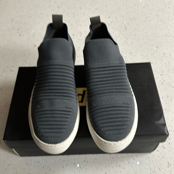 Madden NYC Slip on Platform Sneakers 7.5, 8 Gray - Picture 1 of 8